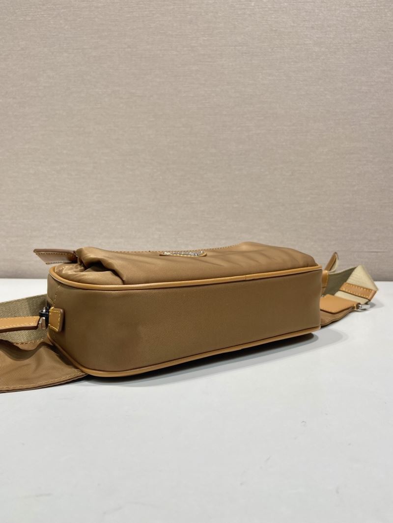 Pra*a waist chest packs